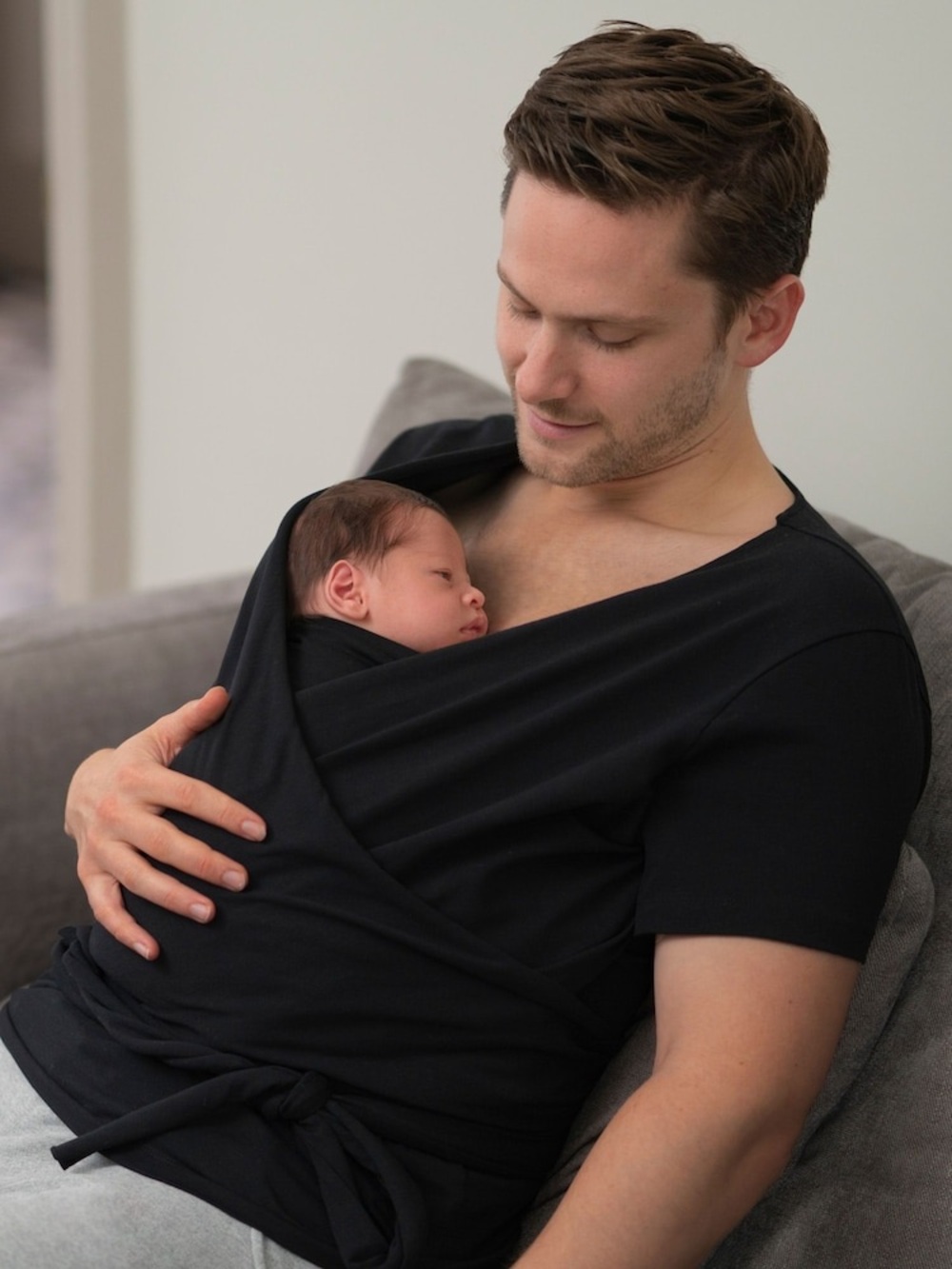 Seraphine Man Skin to Skin Wrap Top Infant Baby Size M NEW Black